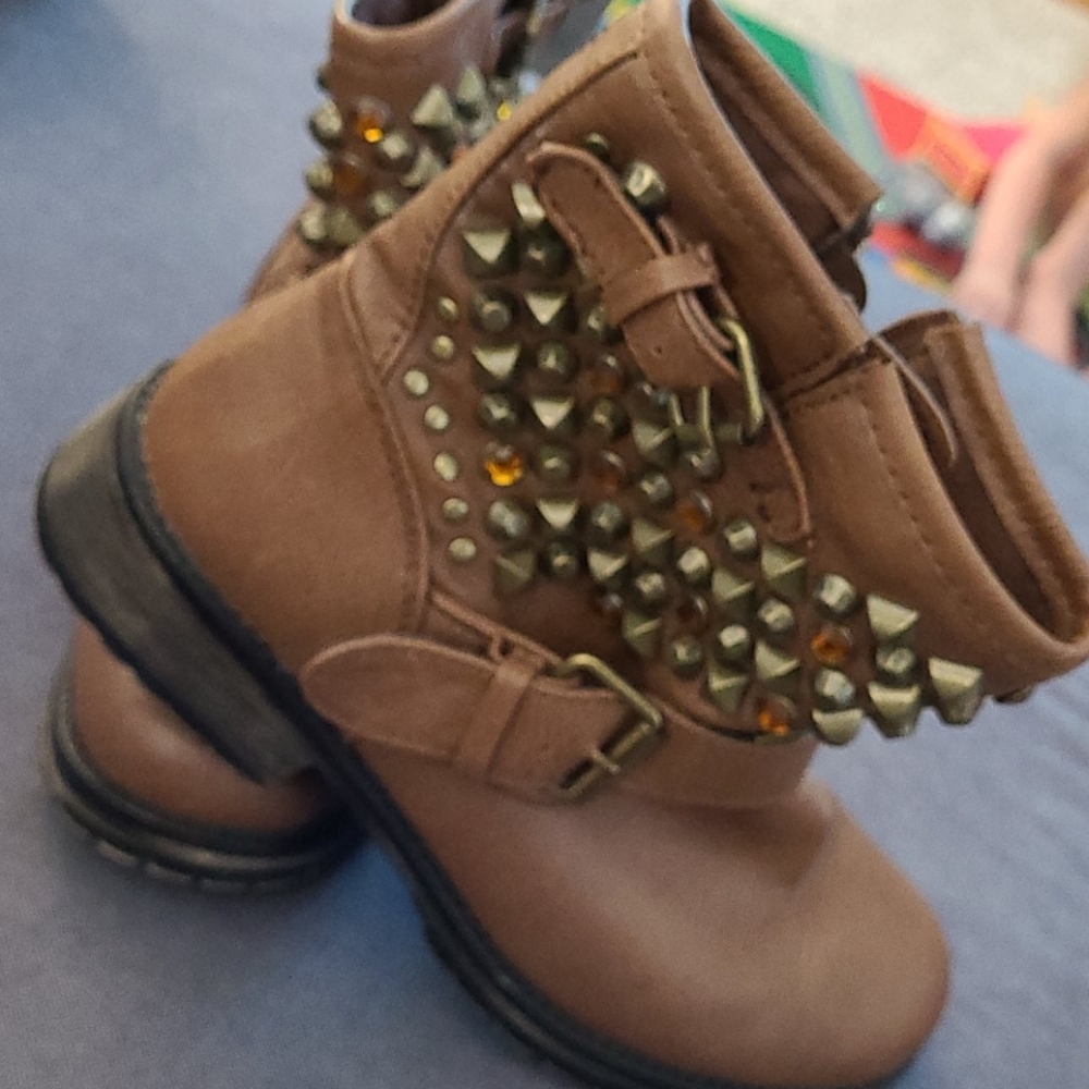 Brown boots with studs